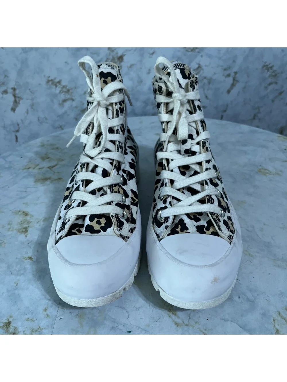 Converse Chuck Taylor Lugged Womens Size 7.5 Shoes White Beige Platform Sneakers